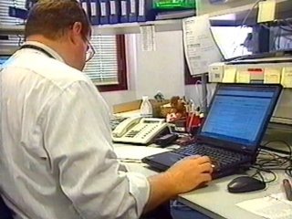 TRABAJADOR OFICINISTA (3)